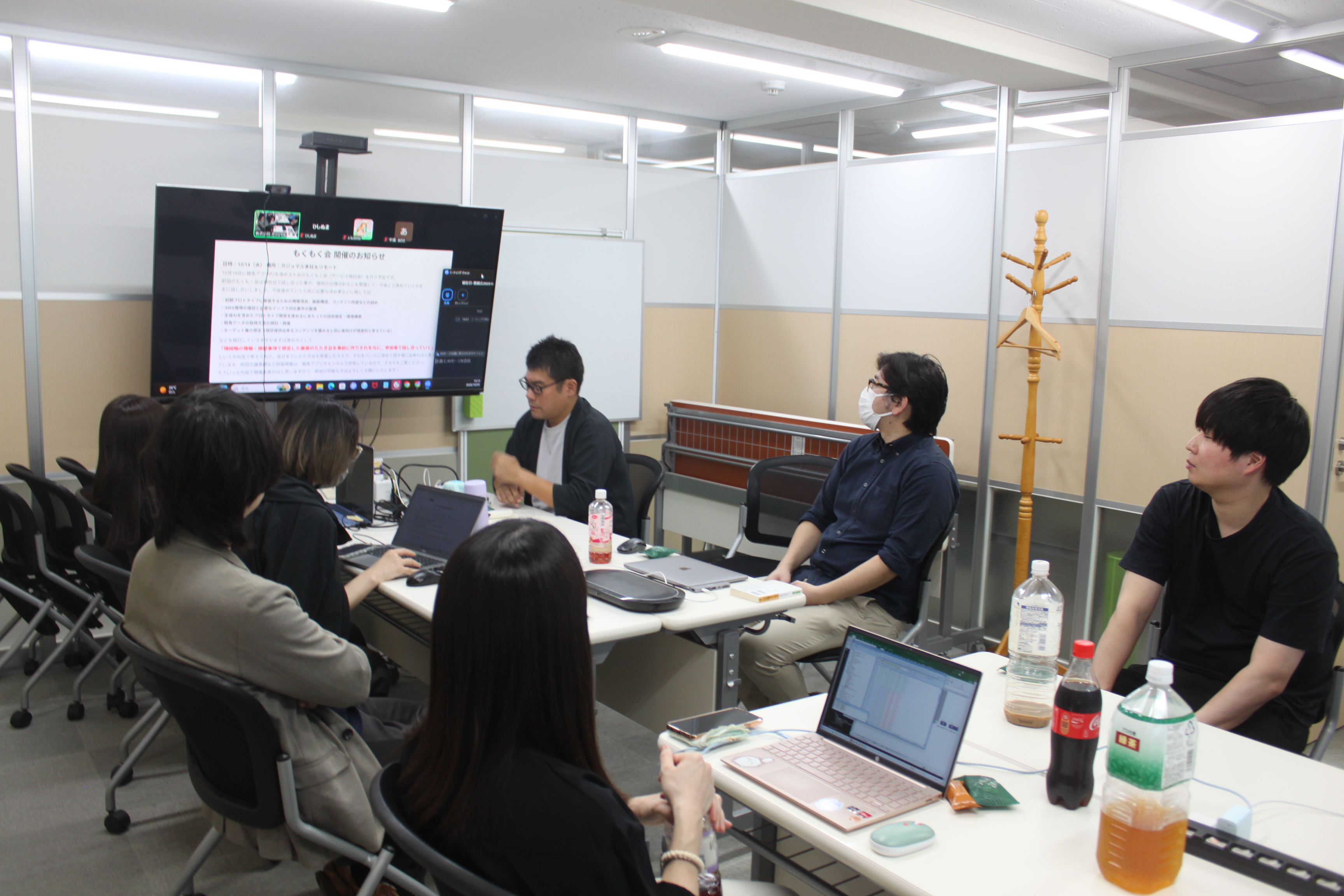 10月社員全体定例会議（オンライン併用）を行いました